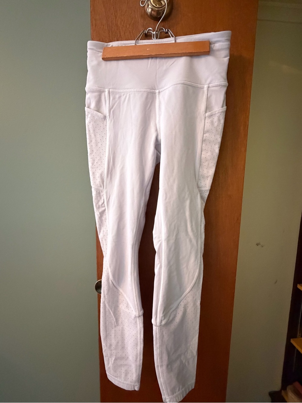 lululemon white athletic leggings with gray logo